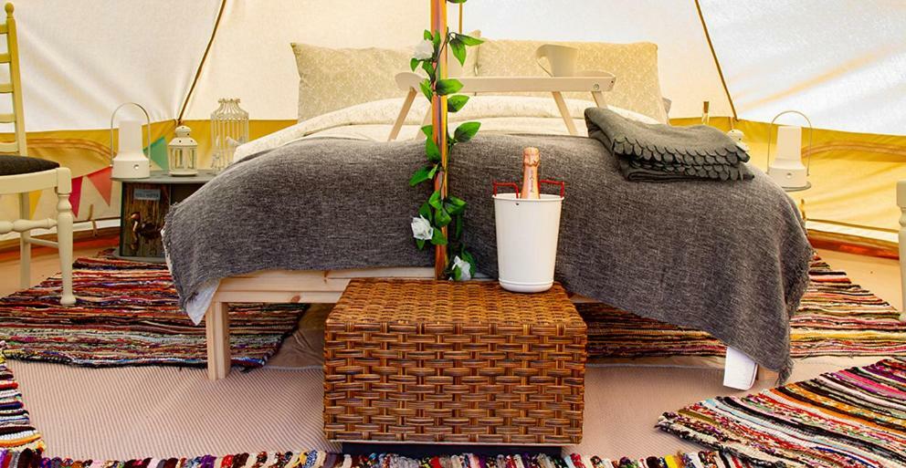 Отель Lloyds Meadow Glamping Честер Экстерьер фото